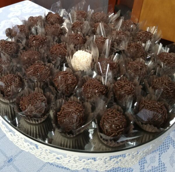 Brigadeiro Preto com Granulado