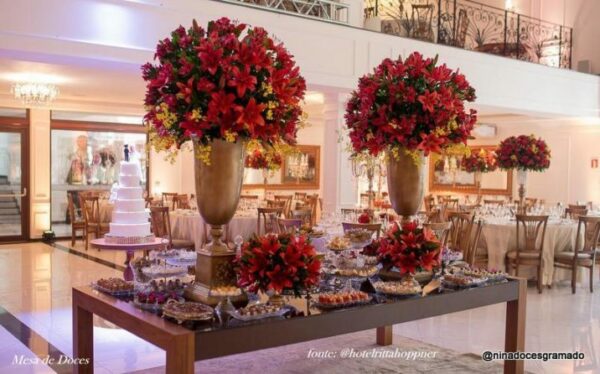 MESA DE DOCES
